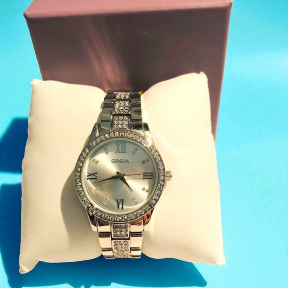 Needs Battery Geneva Ladies Women's Crystal Accent Silver Tone Bracelet Watch - Picture 1 of 5